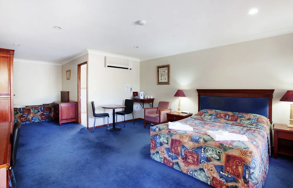 ***  Nightcap At Federal Hotel Toowoomba Australia