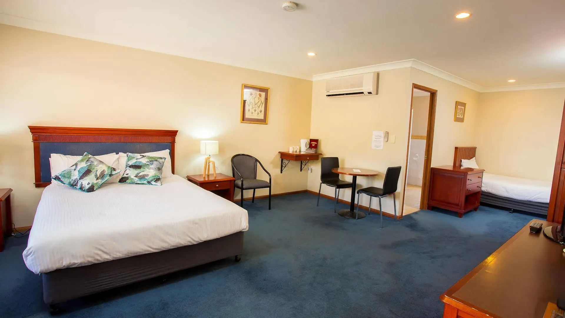 ***  Nightcap At Federal Hotel Toowoomba Australia