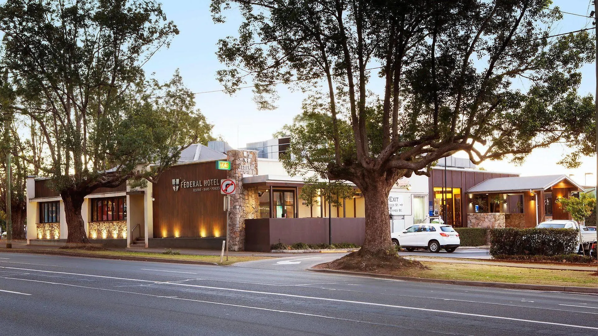 Nightcap At Federal Hotel Toowoomba